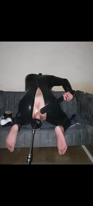 Pump porn video – Playing with fuckmachine gay solo