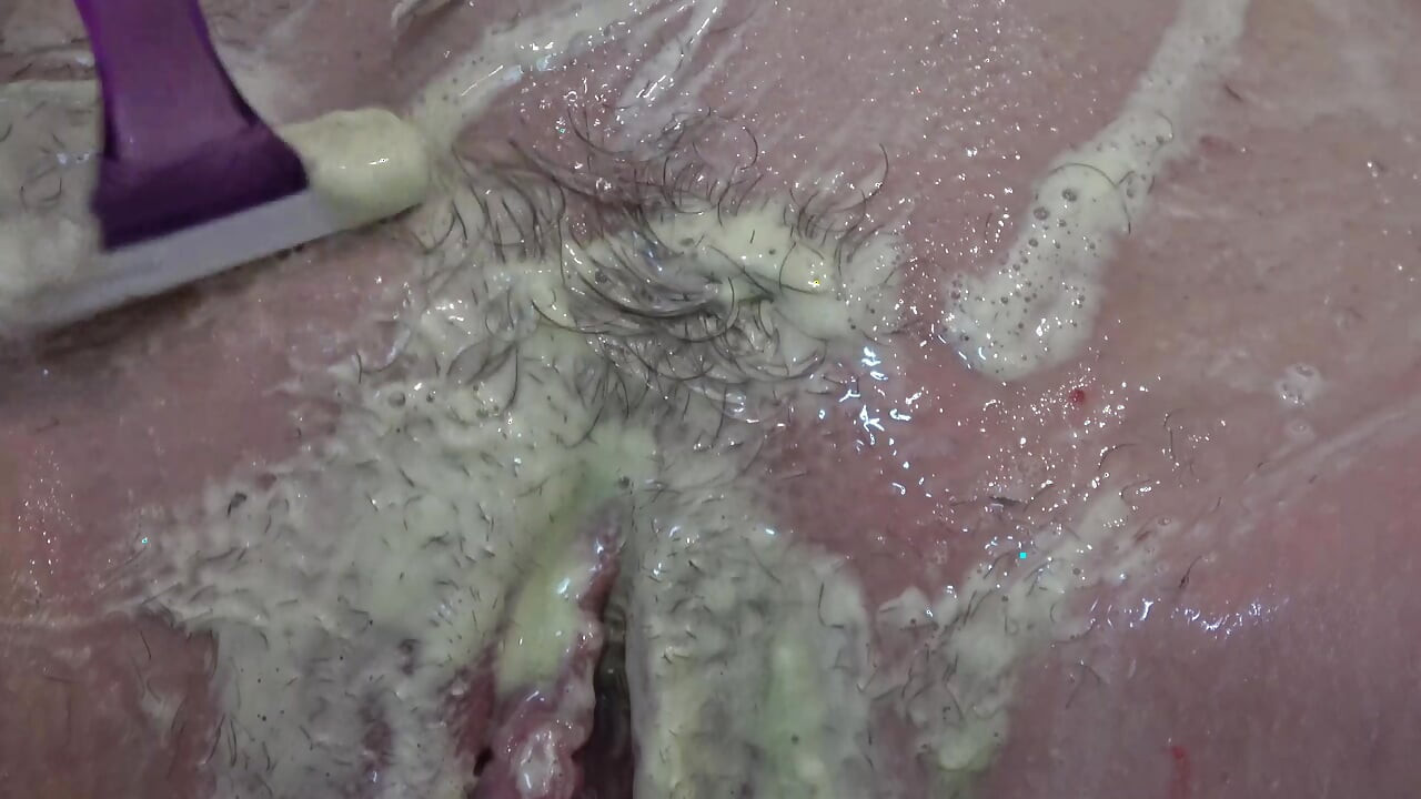 Hairy Cunt Being Shaved