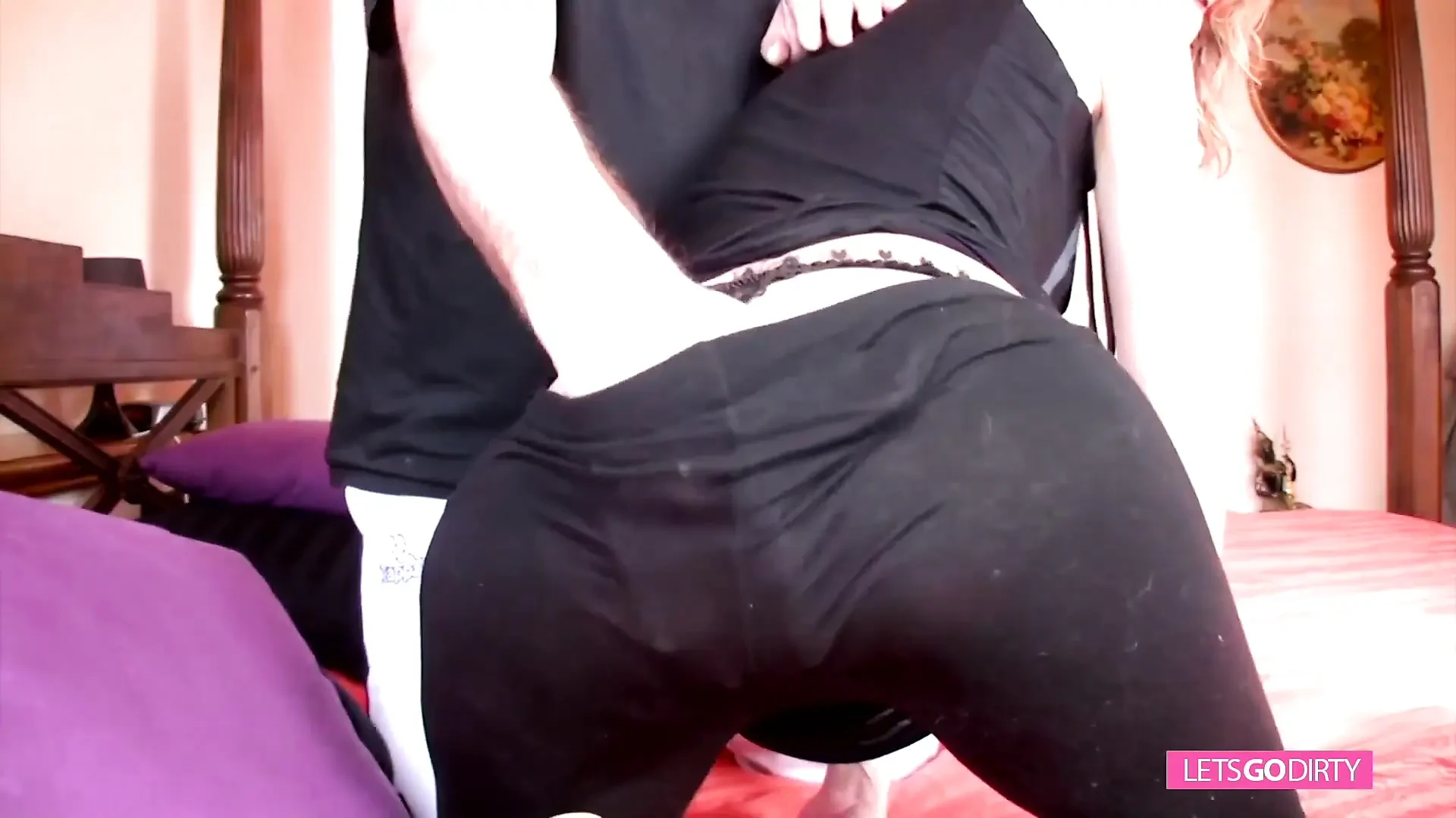 Drilling bitch with a birthmark on her ass