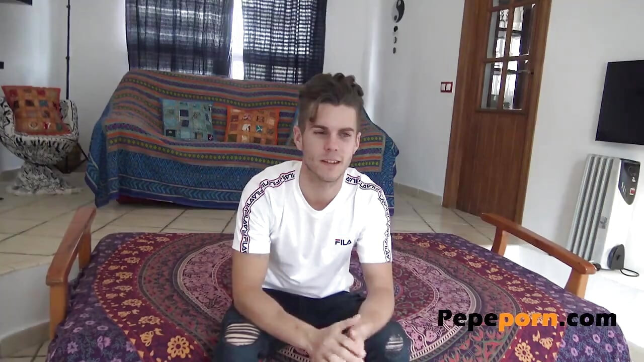 Small stepmom surprises a clueless dude with a great fuck. He didn't expect it!!