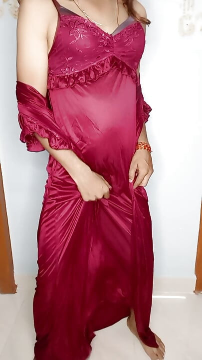 Stepmom removed bra panty wearing and feel her body and smail