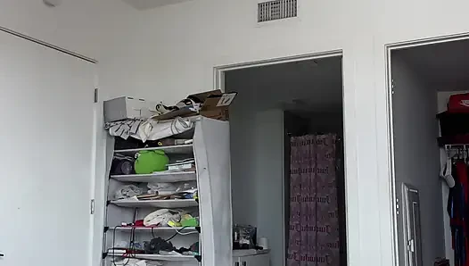 Amcık dölle dolu.. Hala uykulu..