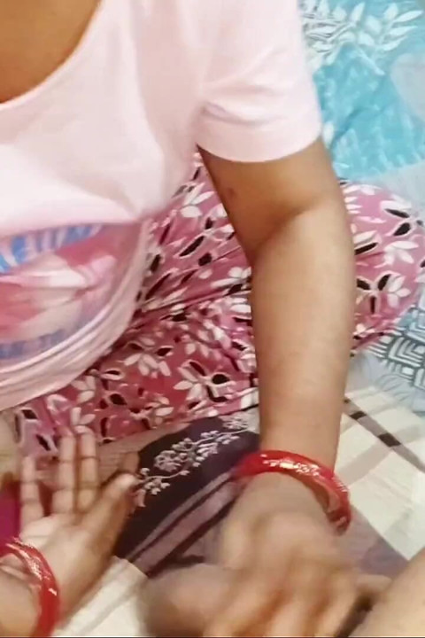 Indian Chubby Bhabhi Sucked the Dick and Got Her Pussy Filled with Cream