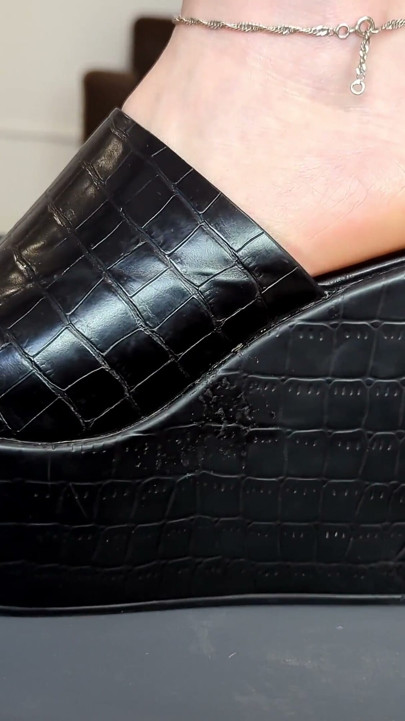Shoejob in MILF Wedges on Cock Table - Dame Olga (4k) (648)