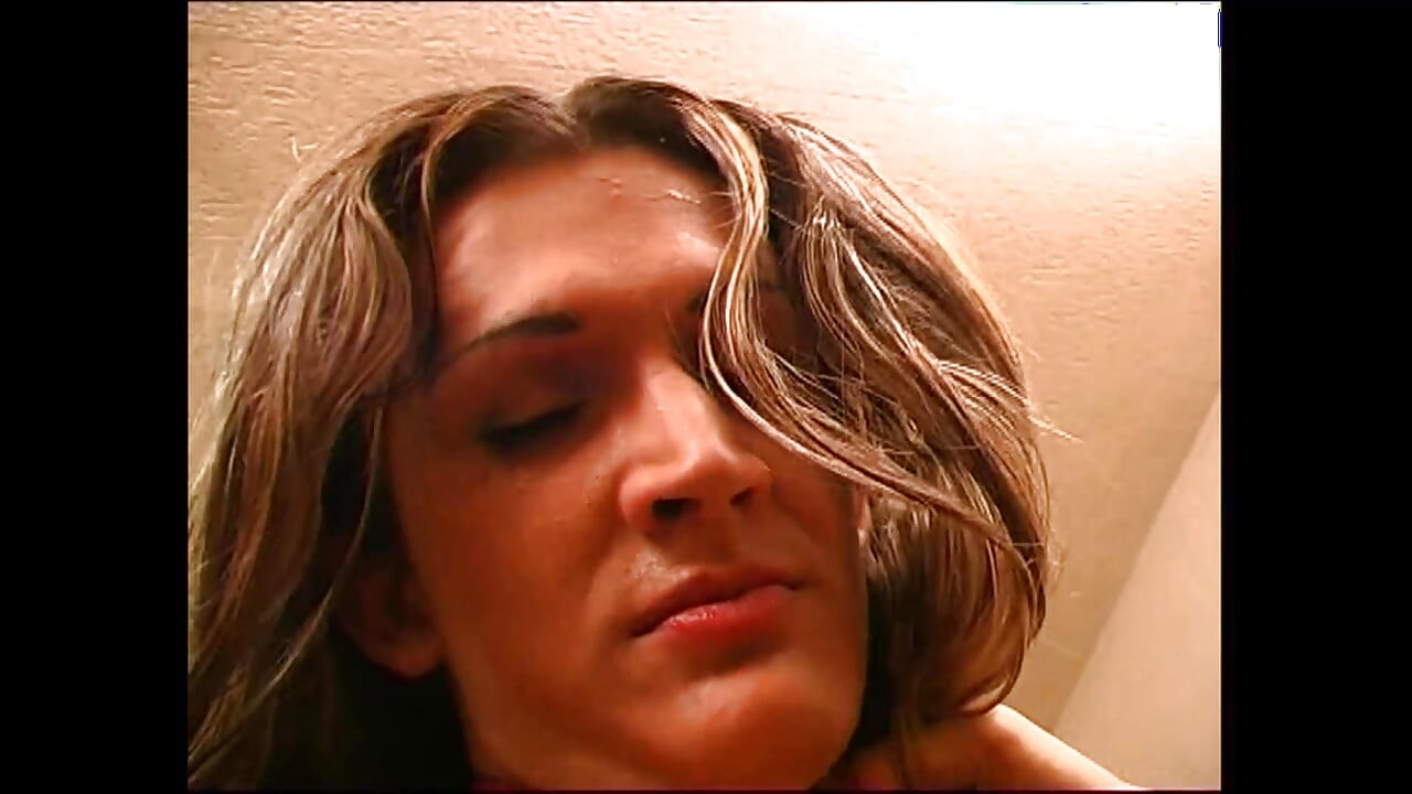 เรื่องเล่าข้ามเพศโดย Fausto Moreno 01