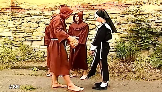 Nonne-küken liebt es, hart beim fick im freien zu knallen