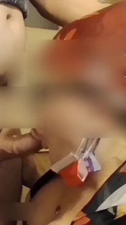 Uzbudljiv trenutak iz "Ja sam moja sunčana bhabhi s turbanom na kauču"