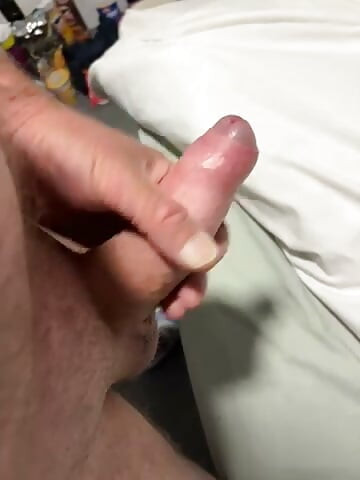 מאוננת את הזין הגדול והנוקשה שלי