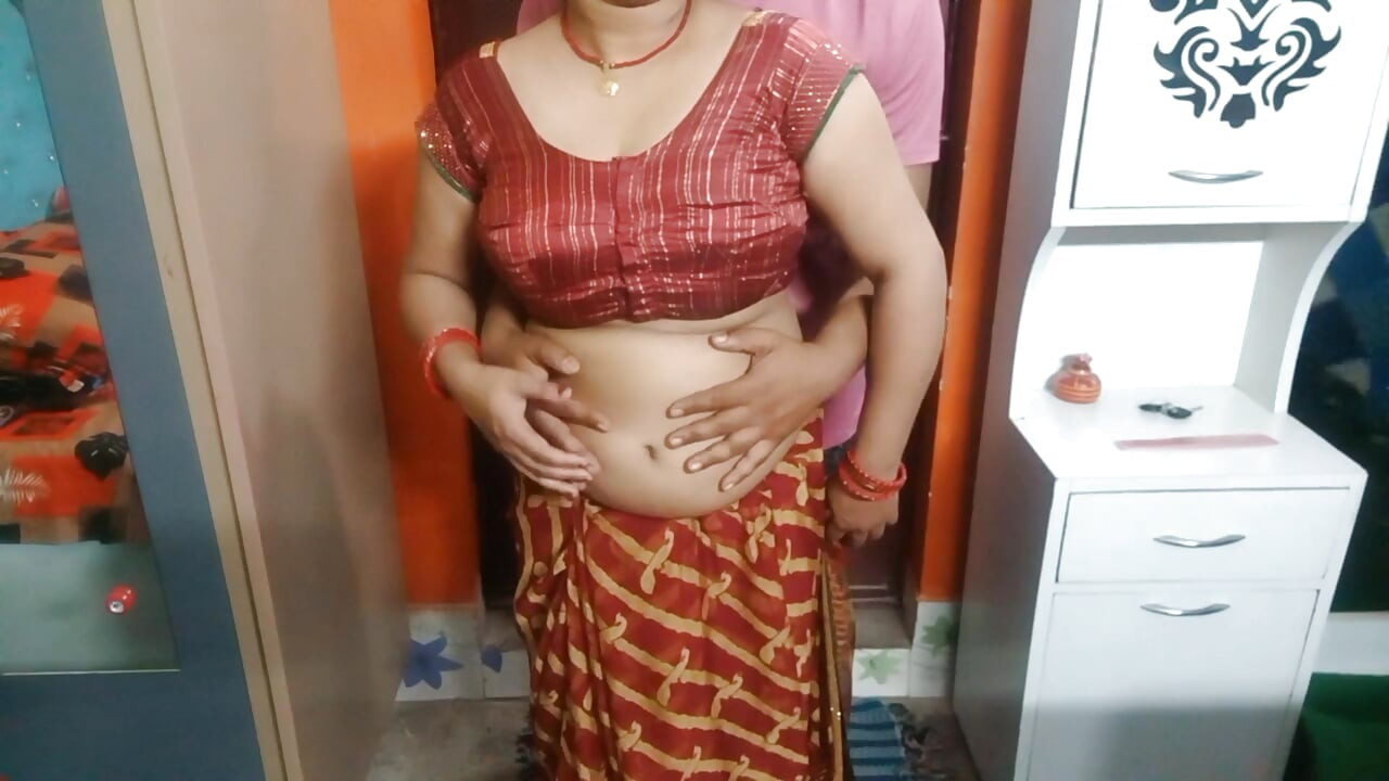 可愛的嫂子吸吮著我可愛的雞巴。