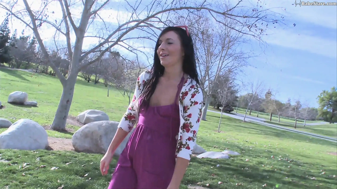 Ashli Orion只是想要她剃光的阴户被干