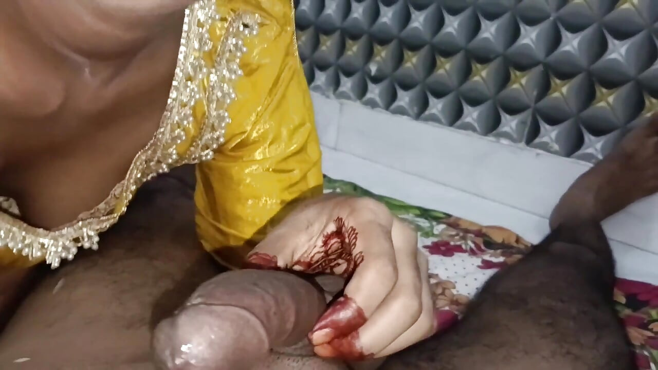 paaranprik kapron men gend ki maalish ke saath desi sundri ki land chusaee