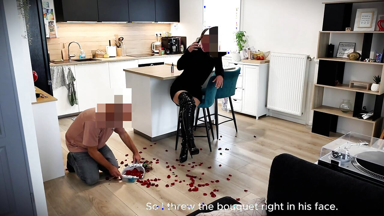 Un Mari Cocu Humilié - Chasteté, Écrasement De Botte Et Taquinage De Collants - Maîtresse Julia
