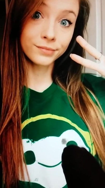 jerking off to Alliestrasza (cum tribute)