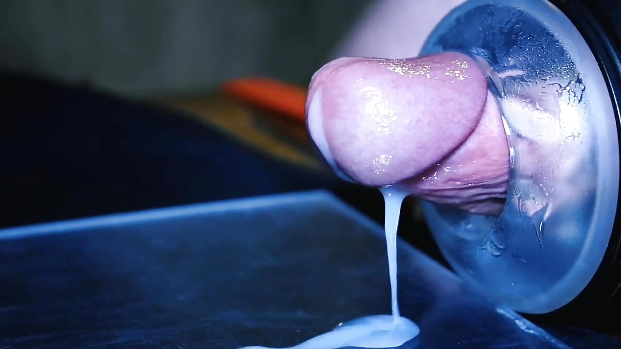 ASMR FLESLIGHT CLOSE UP FUCK AND SLOW MOTION CUMSHOT