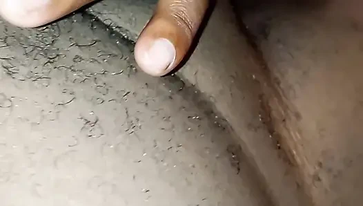 Ocak 2026'da siyah yarağımı tıraş ediyor