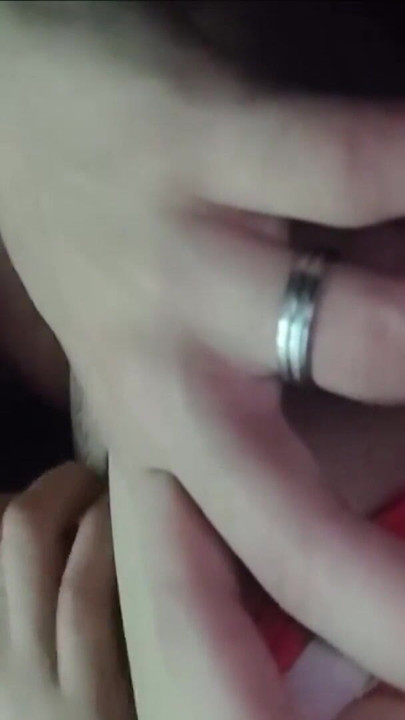 当女友等他的时候，我在她家前吞下他的精液 | 短片 1