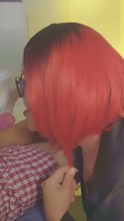 My stepdaughter secretly drinks my cum in the morning. Leaving red lipstick on my dick | Clip 1