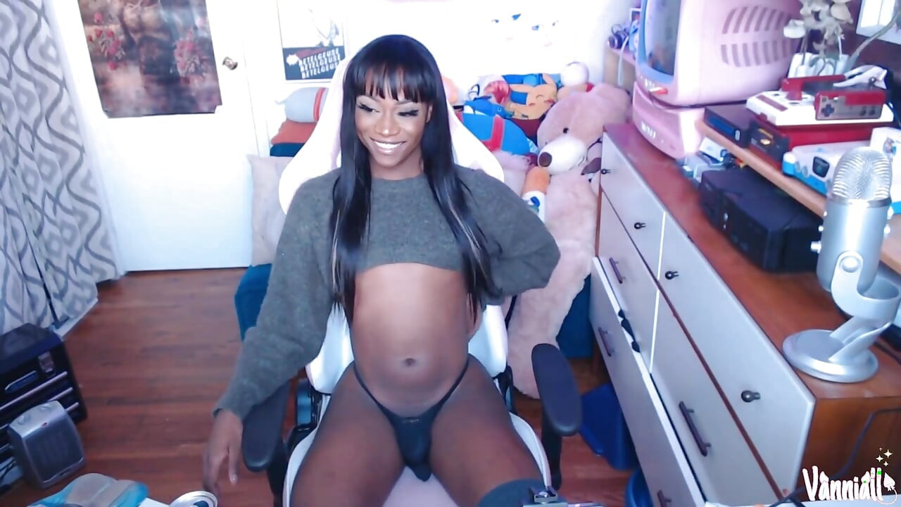 Gooning My Tgirl ديك ضخمة لنائب الرئيس على وجهي - فانيال متفوقا لها بي بي سي إلى وجه ذاتي سميك - عرض كاميرا كامل