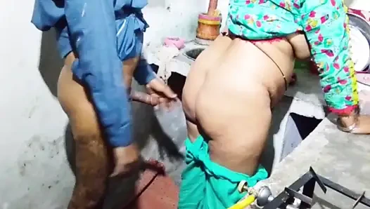 Секс с женой, скачущей на члене и кримпаем раком в любительском видео. Милфа с большой попкой