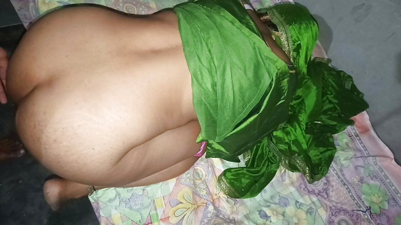 The neighbor lured the step-sister-in-law with money and had hardcore sex with her and took her boobs in his mouth