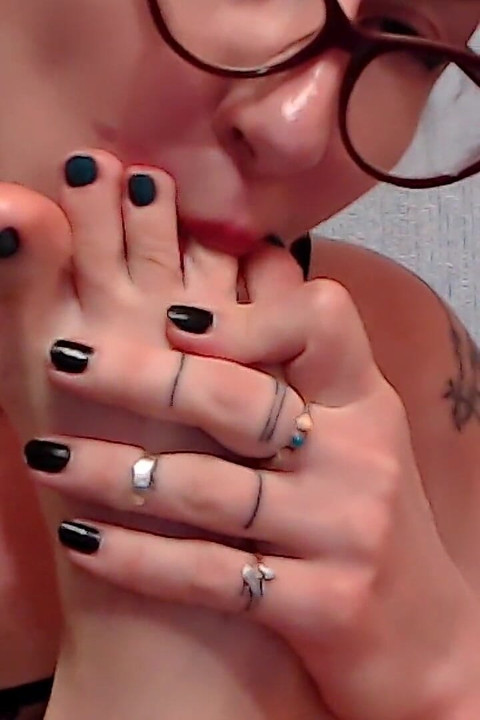 吸我完美的腳和腳趾