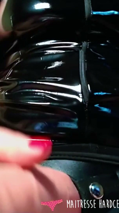 Vends-ta-culotte - If you're a submissive man who loves to suck cock, this video is for you ! | Clip 2