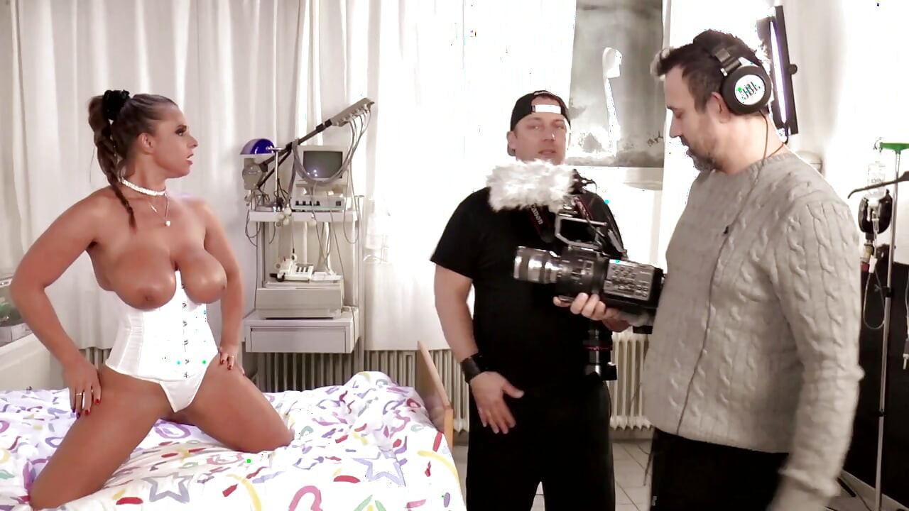 Lovely big ass MILF sprayed in her mouth