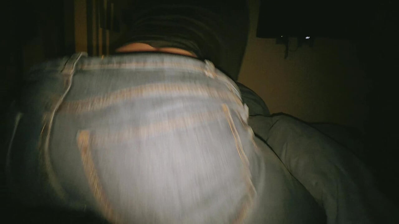 POV: Μεγάλος κώλος με καβαλάει με στενό τζιν - ρούχα