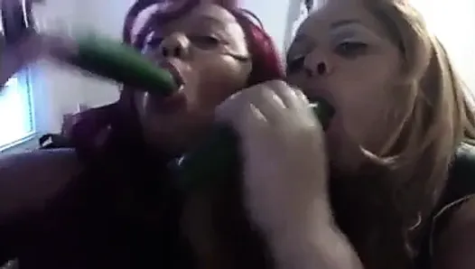 STEP MOM AND NOT DAUGHTER CUCUMBER SUCK OFF WITH SURPRISE
