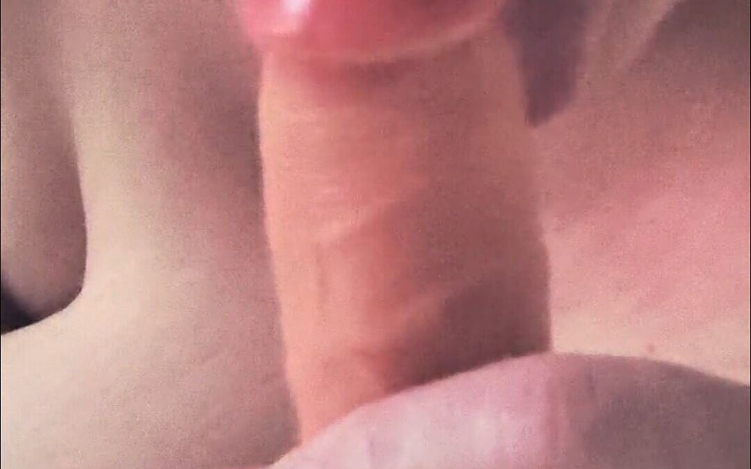 Erotica gag từ hag béo này trong chiếc mũ màu hồng của cô ấy trong miệng của cô ấy cum solats