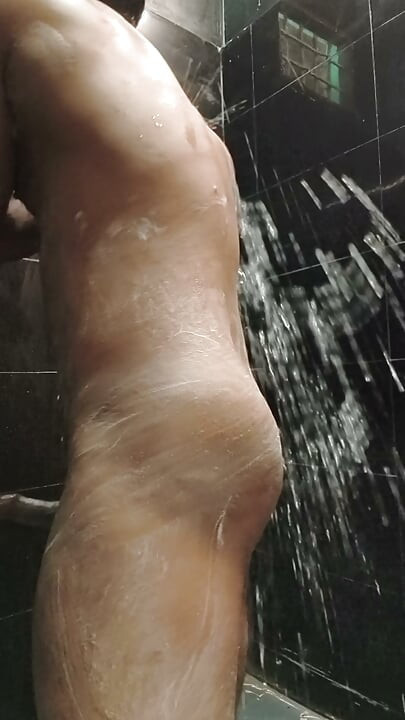 Indian hot hunk masterbating while shower