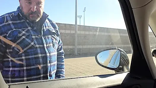 Üç kalabalık değildir