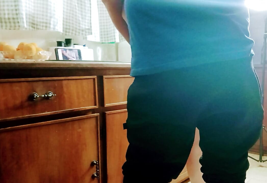 Hotwife suka ngewe sama temen-temenku