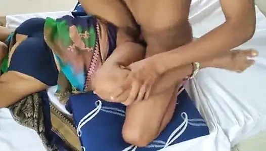 Pembantu India ngentot dengan bosnya