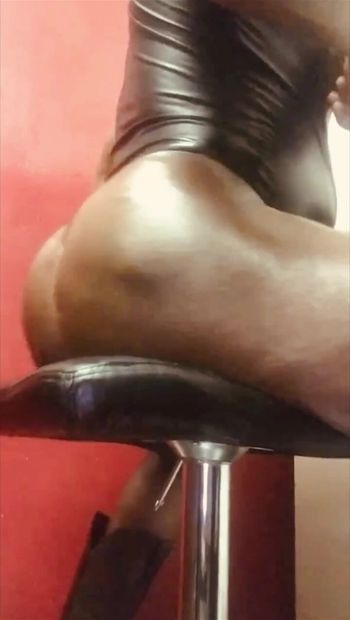 Compilación de culo musculoso negro y vista previa de juguete anal