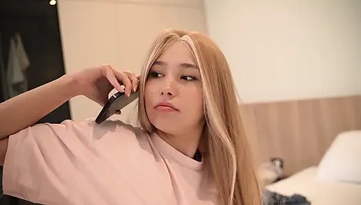 Мамкино Сердце Переживает Думая Что Оставшись У Подруги Может Случиться Что-то Плохое, Но Что Может Случиться?