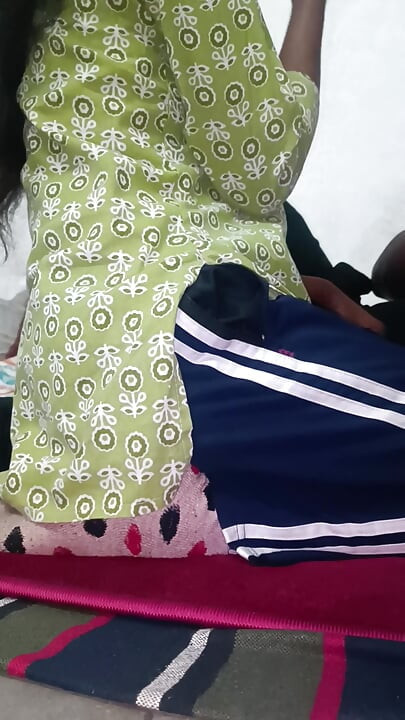 Mi Maestra Me Folló Duro Cuando Todos Están Ocupados