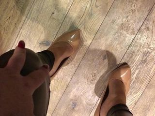 StellaSummers walking in seven inch heels