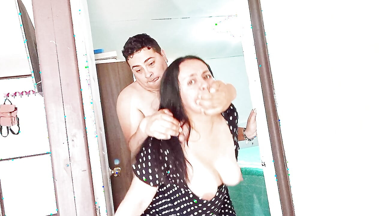 Dok se moj prijatelj tušira, jebem njegovu ženu.