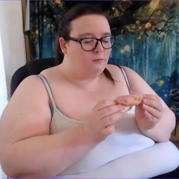 Boss sends office worker donuts