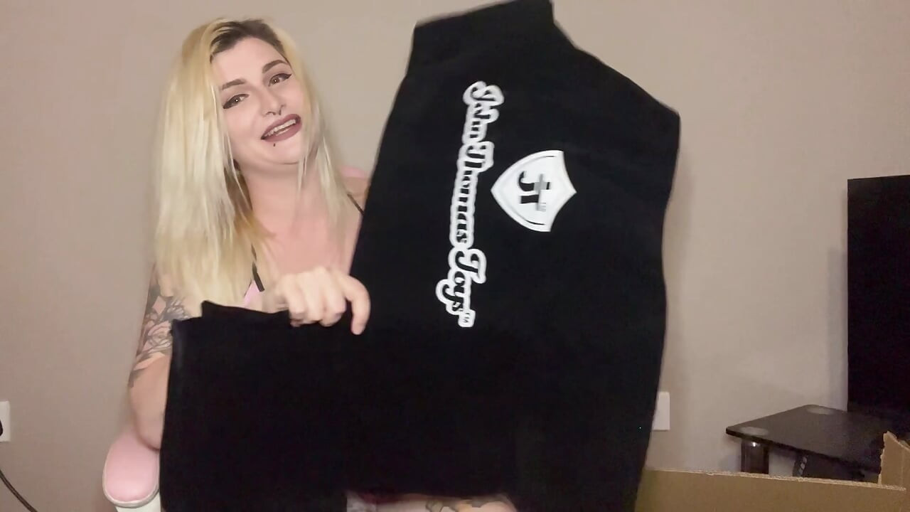 Unboxing jätte John Thomas Dildos gratis