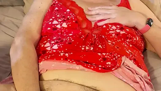 Naomi оценивает секс-игрушку