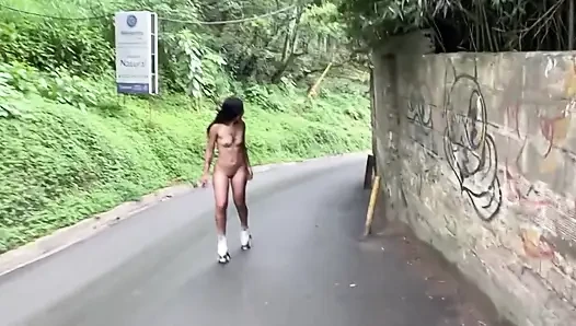 Ketelanjangan rol di jalan