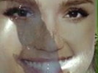 Sperma på Jessica Albas ansikte