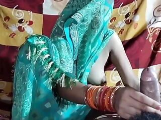 Первое секс-видео замужней бхабхи в деревне