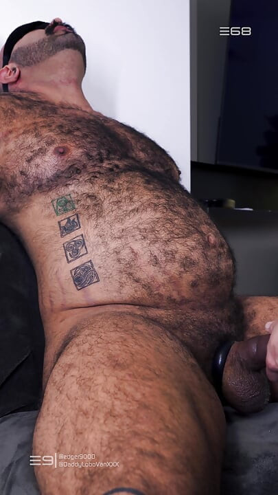 Guy 68 - Had the Opportunity to Play with Daddylobovanxxx and His Huge Cock Recently