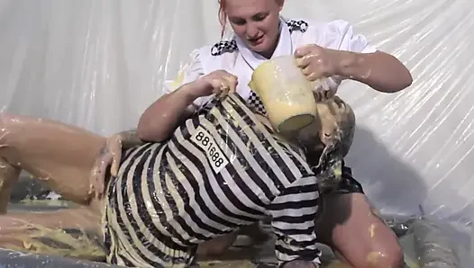 Convict Tallulah gets a sploshing punishment