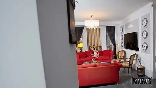 Mofos - lilu moon mit kleinen titten ist offen für anal und liebt es, zu klaffen