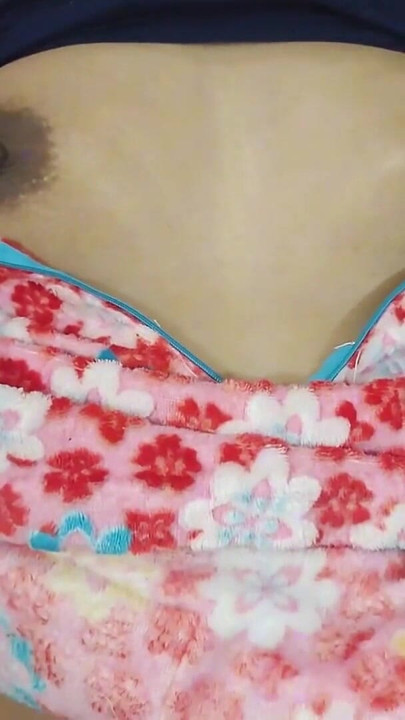 Pakistani beautiful Neighbors Wife Invite Young College Boy in Home | Clip 1