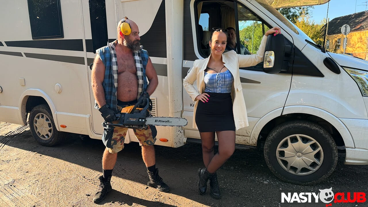 BangVan - Buxom Minivan Driver Jennifer Mendez Caught Pissing by Lamberjack!